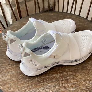 TIEM White Marble Spin Shoes Size 8 | Cyclebar